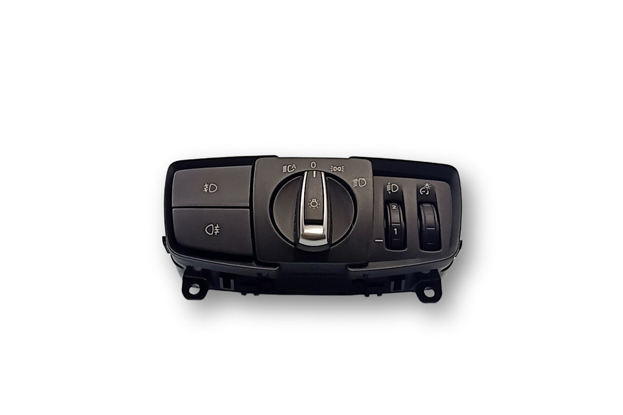 BMW 3 (F30 / F31) Light switch BMW 3 SERIES Light switch OEM 61316847514

Part...