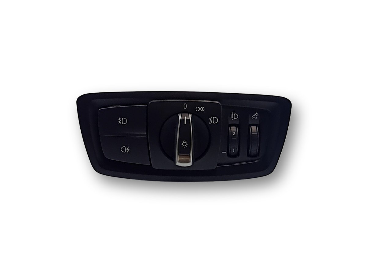 BMW X1 (F48) Свет переключатель BMW X1 Light switch OEM 61316847525

Part codes...
