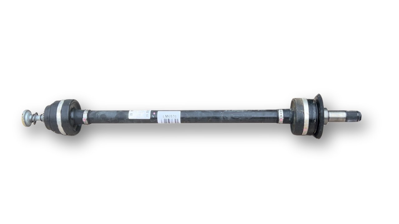 BMW 4 (G22 / G23 / G26)  Rear driveshaft BMW X4 Rear driveshaft OEM 33208690324

Part co...