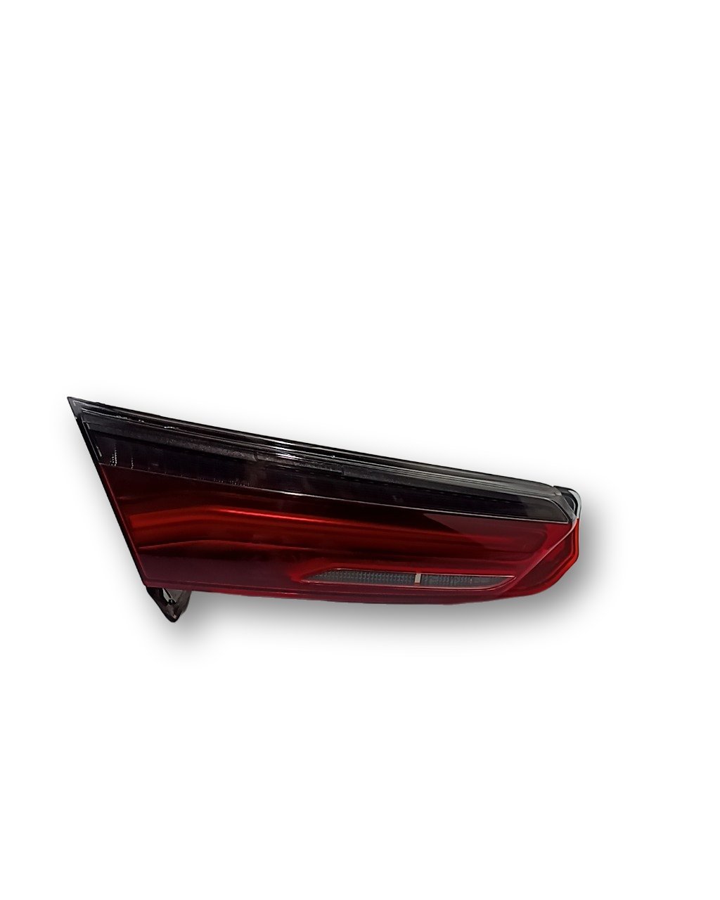 Tailgate rear/tail lights Brand/Model: BMW 8 SERIES
Year: 2026

BMW 8 SER...