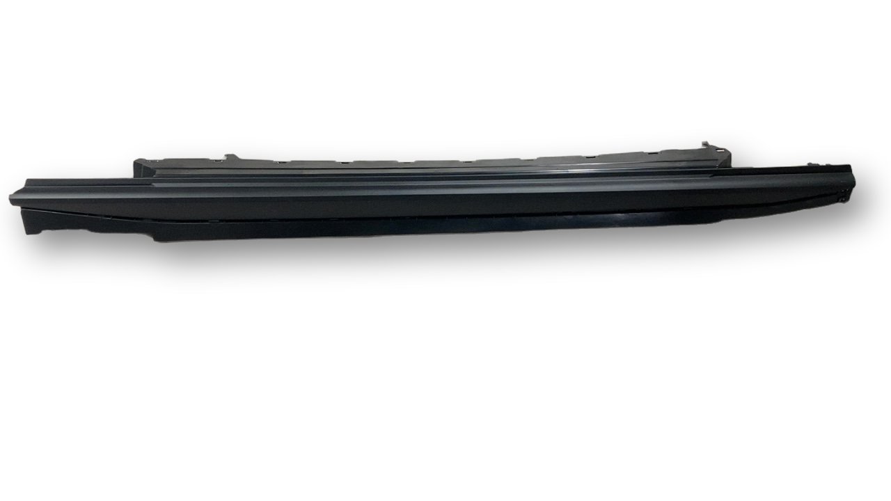 BMW 4 (G22 / G23 / G26)  Side skirt front trim BMW 4 SERIES Side skirt front trim OEM 51775A36...