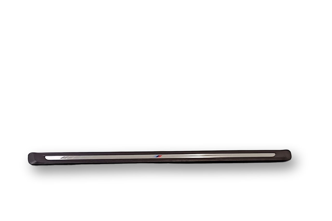 BMW 4 (G22 / G23 / G26)  Front sill trim cover BMW 4 SERIES Front sill trim cover OEM 51478077...