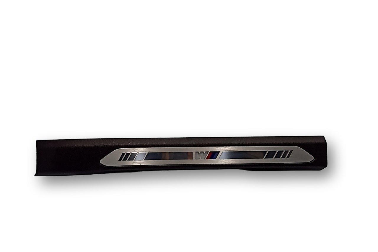 BMW X7 (G07) Rear sill trim cover BMW X7 Rear sill trim cover OEM 7434257

Part c...