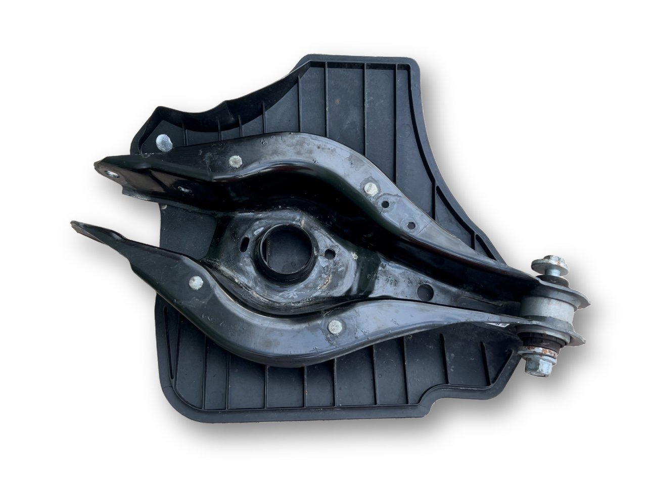 BMW 4 (G22 / G23 / G26)  Rear upper control arm/wishbone BMW 4 SERIES Rear upper control arm/wishbone OE...