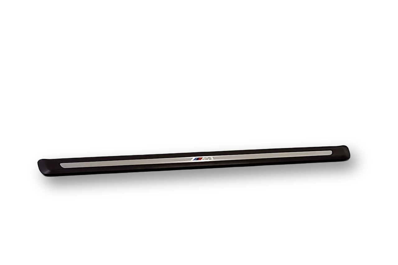 BMW 4 (G22 / G23 / G26)  Front sill trim cover BMW 4 SERIES Front sill trim cover OEM 51478077...
