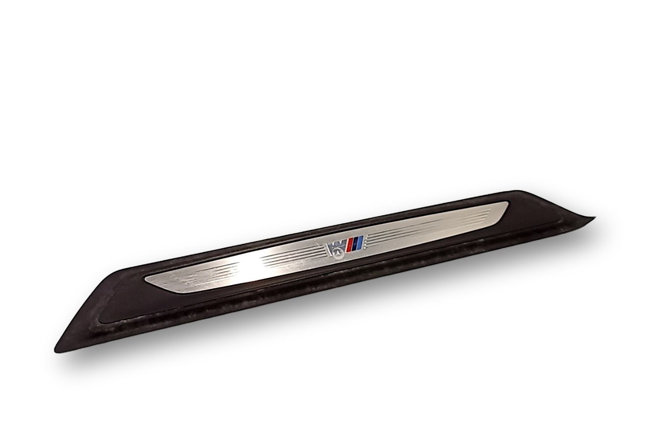 BMW 3 (F30 / F31) Front sill trim cover BMW 3 SERIES Front sill trim cover OEM 51478051...