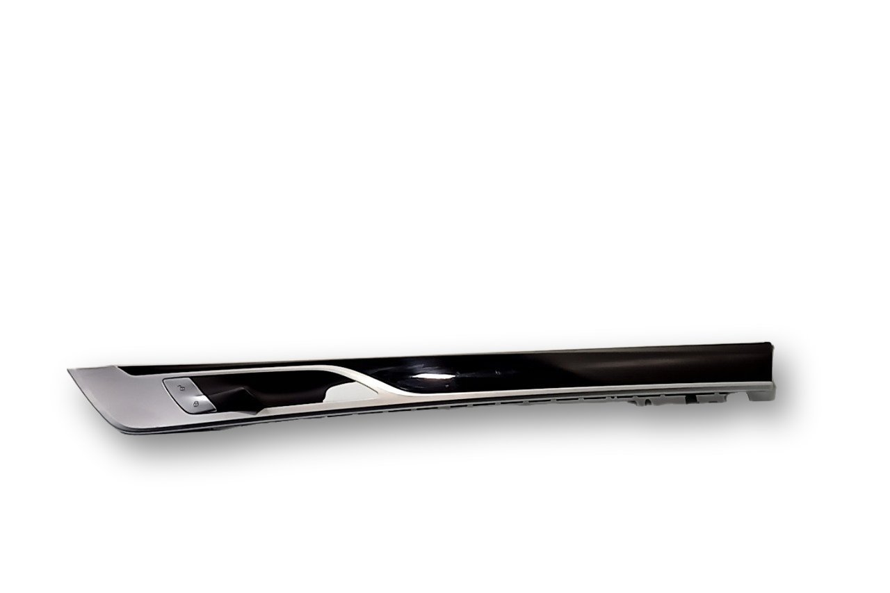 BMW 7 (G11 / G12) Front door trim bar BMW 7 SERIES Front door trim bar OEM 7851832

P...