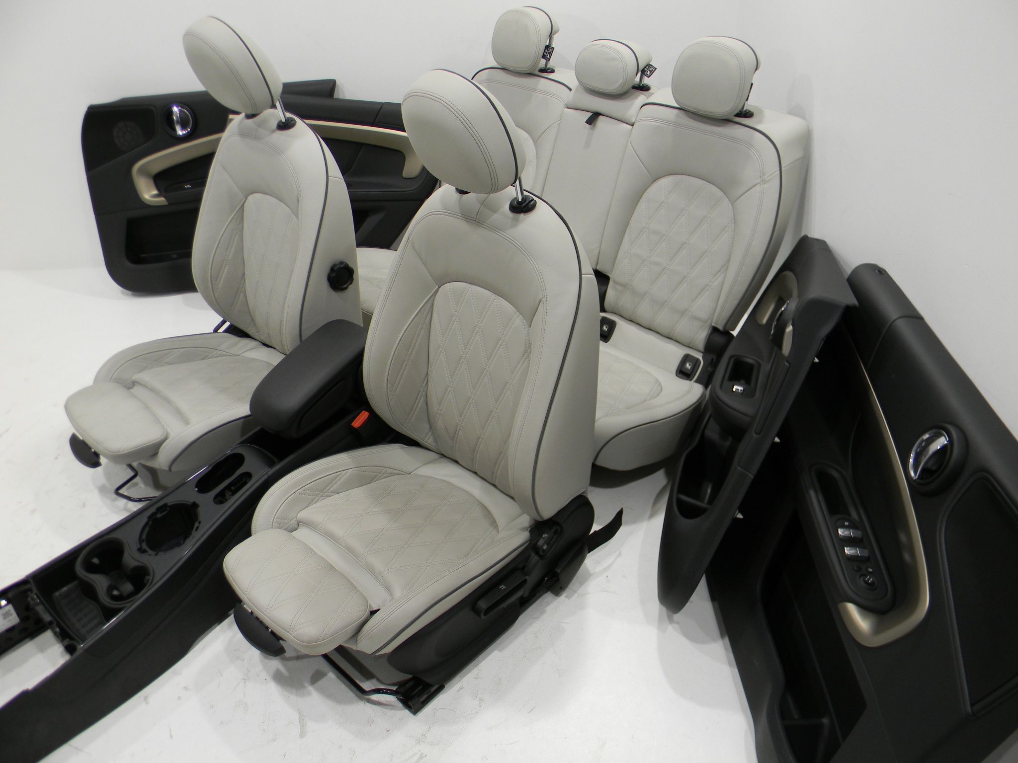 BMW 6 GT (G32) MINI LederSitze / LeatherSeat BMW MINI Countryman F60 MINI LederSitze / Leath...