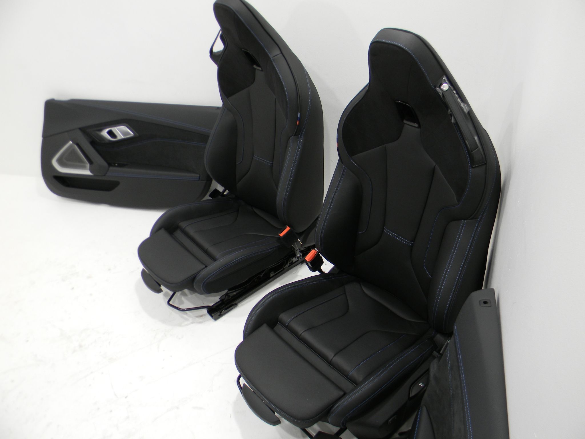 BMW Z4 (G29) Seat Set BMW Z4 Seat Set OEM WX59749

Part codes: WX5974...