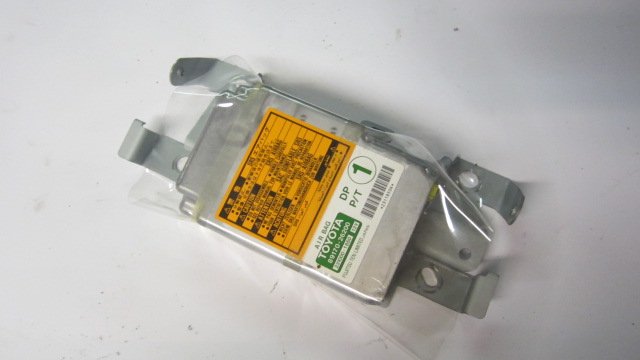 Toyota Hiace (H200) Airbag Control Unit TOYOTA HIACE / GRANVIA (XH10, XH20) (1995-2004)...