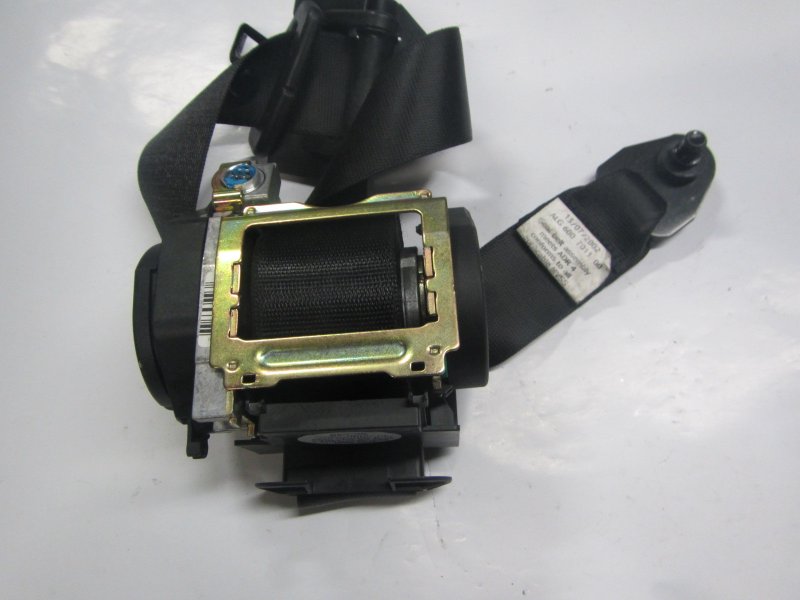 BMW 7 (E65 / E66 / E67 / E68) Seat Belt Front Right BMW 7 (E65, E66) (2001-2009) Seat Belt Front Ri...