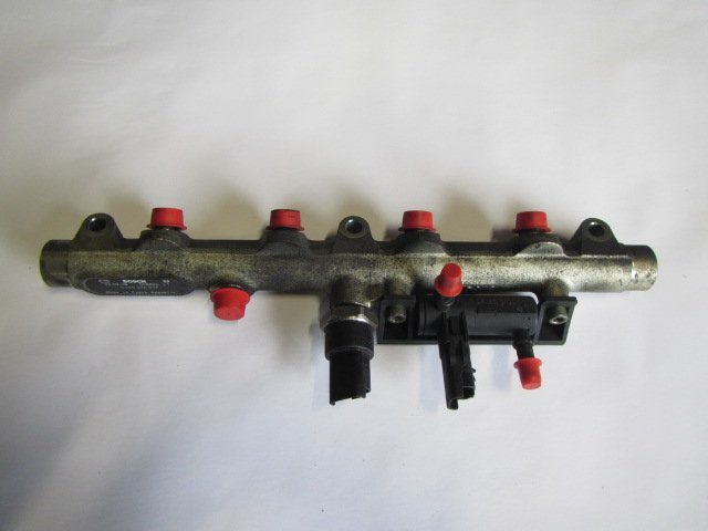 Peugeot 607 Fuel Distributor / fuel rail PEUGEOT 607 (9D, 9U) (2000-2010) Fuel Distribut...
