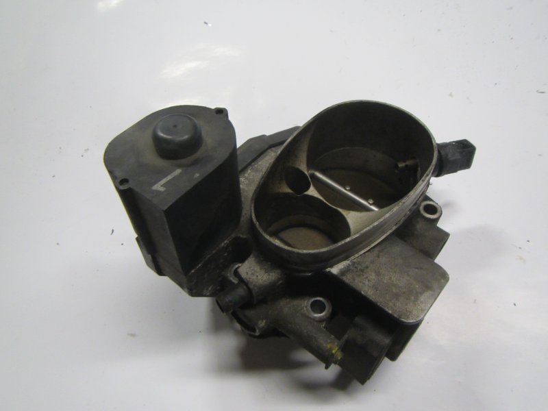 Audi A8 (D2) Throttle body AUDI A8 (4D2, 4D8) (1994-2002) Throttle body 07...