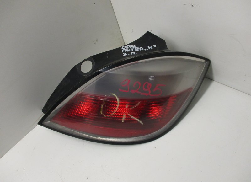 Opel Astra (G) Tail light, right OPEL ASTRA H (2004-2014) Tail light, right

Gen...