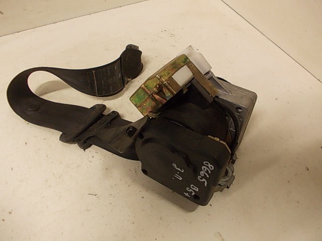 Volkswagen Passat Seat Belt Rear Right VW PASSAT B5 (3B3) (2000-2005) Seat Belt Rear R...