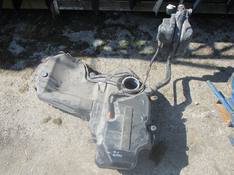 Audi A4 (B7) polttoainetankki AUDI A4 (B7) (2004-2008) Fuel Tank 8E0201060FC
...