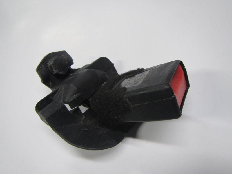 Audi A5 (B8) Seat Belt Buckle Rear Right AUDI A5 (B8, 8T, 8F) (2007-2016) Seat Belt Buck...