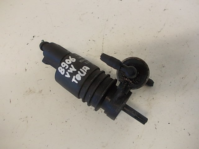 Volkswagen Touareg Washer pump Windscreen