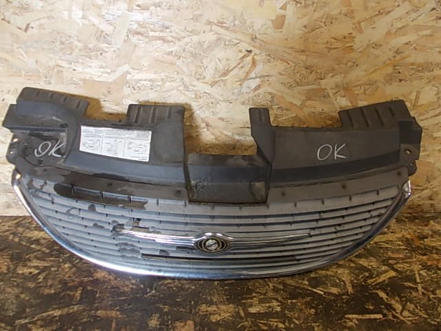 Chrysler Voyager / Town & Country Radiator Grille CHRYSLER VOYAGER IV (RG, RS) (2000-2008) Radiat...