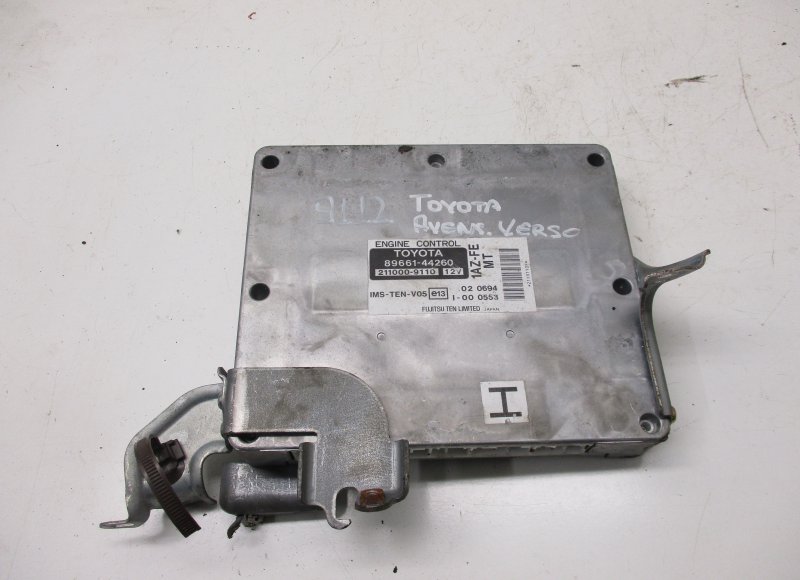 Toyota Avensis Verso Engine Control Unit / module (ECU) TOYOTA AVENSIS VERSO (XM20) (2001-2009) Engine ...