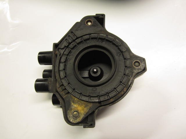 Opel Astra (F) Distributor Cap OPEL ASTRA F (1991-2001) Distributor Cap 252574...