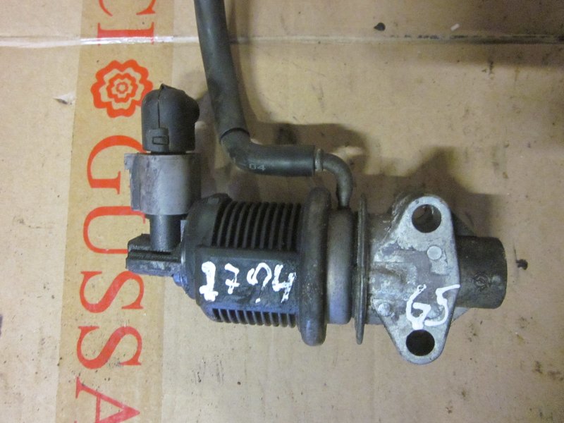 Volkswagen Golf 4 EGR Valve EGR valve — VW GOLF V (1K) (2003-2009) — 06A131...