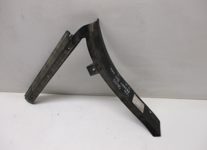 Volkswagen Passat Rear bumper Carrier holder on fender left VW PASSAT B5 (3B2) (1996-2000) Rear bumper Carr...