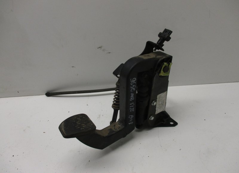 Mercedes-Benz Viano / Vito (W639) Clutch pedal MERCEDES-BENZ VITO / VIANO (W639) (2003-2014) C...