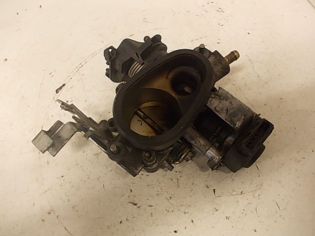 Audi A4 (B5) Throttle body AUDI A4 (B5) (1994-2001) Throttle body 07813306...