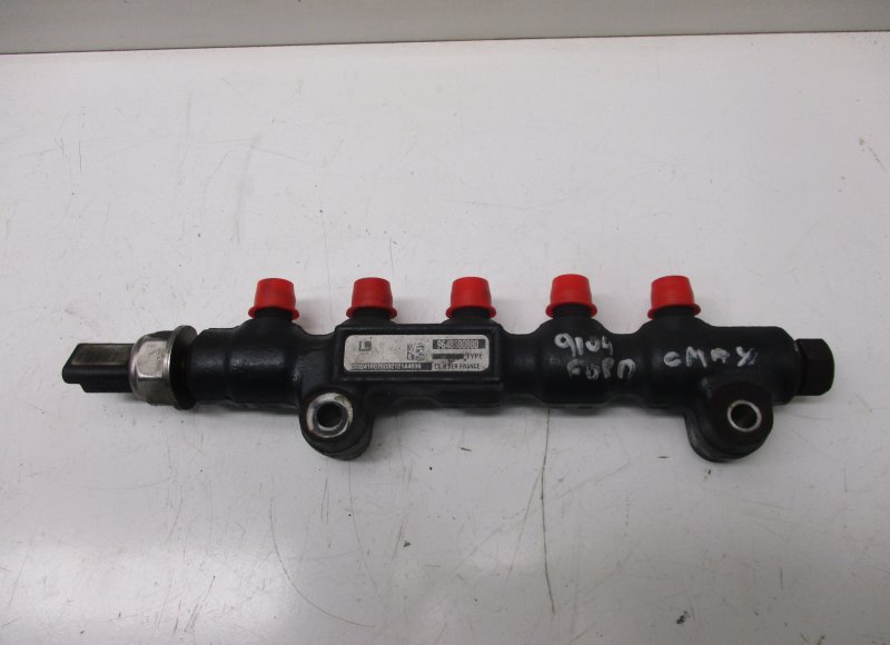 Ford Focus C-Max Fuel Distributor / fuel rail FORD C-MAX I (2003-2010) Fuel Distributor / fue...