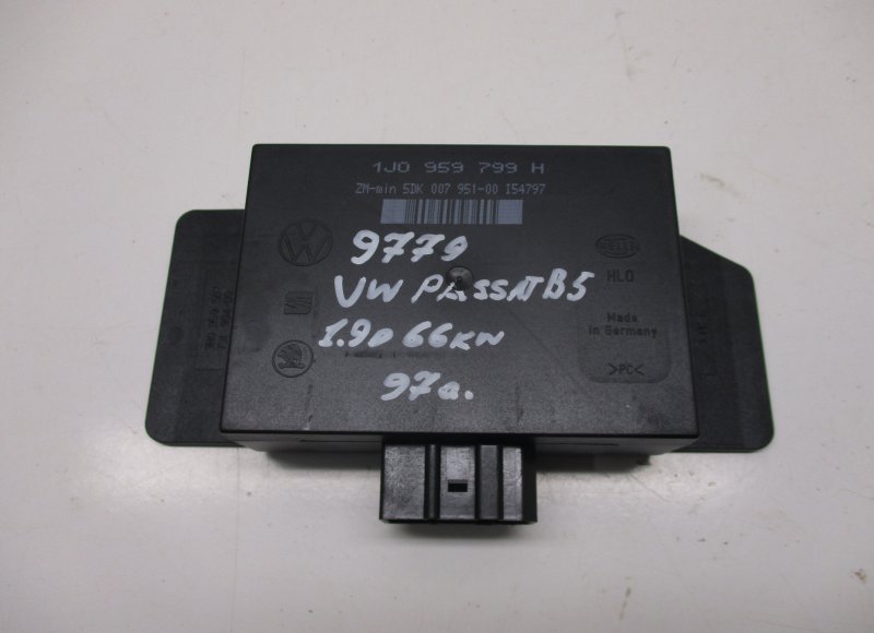 Volkswagen Passat Central Locking Control Unit VW PASSAT B5 (3B2) (1996-2000) Central Locking ...
