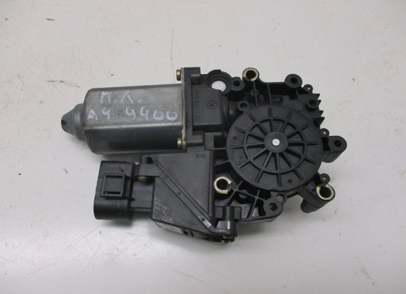 Audi A4 (B5) Window Regulator Motor Front Left AUDI A4 (B5) (1994-2001) Window Regulator Motor...