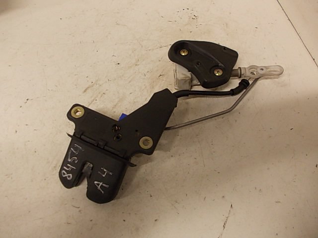 Audi A4 (B5) Bootlid / tailgate lock AUDI A4 (B6) (2000-2004) Bootlid / tailgate loc...