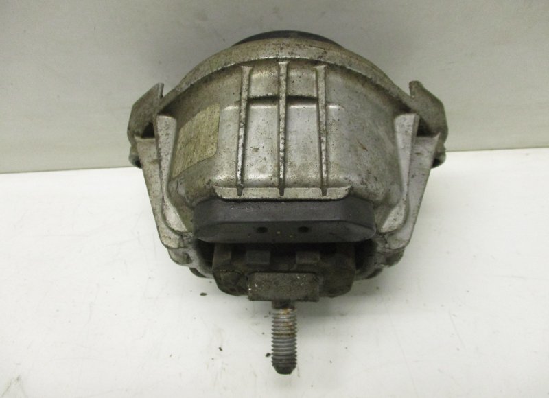 BMW 1 (E81 / E82 / E87 / E88) Engine Mount left BMW 1 (E81, E82, E87, E88) (2003-2013) Engine M...