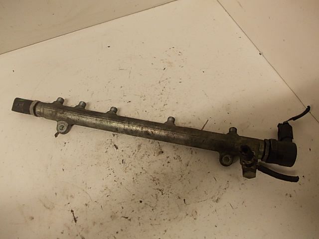 Mercedes-Benz A (W168) Fuel Distributor / fuel rail MERCEDES-BENZ E-CLASS (W211) (2002-2009) Fuel D...