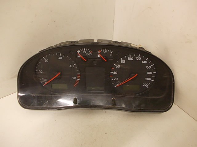 Volkswagen Passat mittaristo VW PASSAT B5 (3B2) (1996-2000) Instrument Clust...