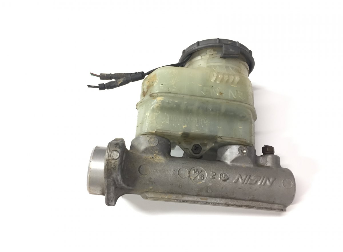 Honda CR-V brake master cylinder HONDA CR-V I (RD) (1995-2002) Brake Master Cyli...