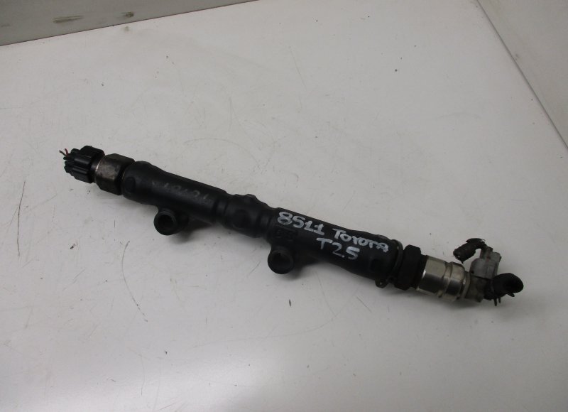 Toyota Avensis (T22) Fuel Distributor / fuel rail TOYOTA AVENSIS (T250) (2003-2008) Fuel Distribu...