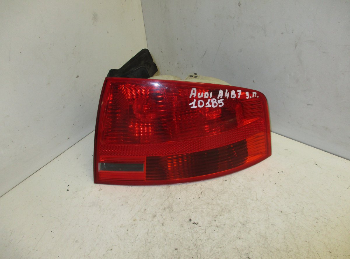 Audi A4 (B7) Tail light, right AUDI A4 (B7) (2004-2008) Tail light, right 8E59...