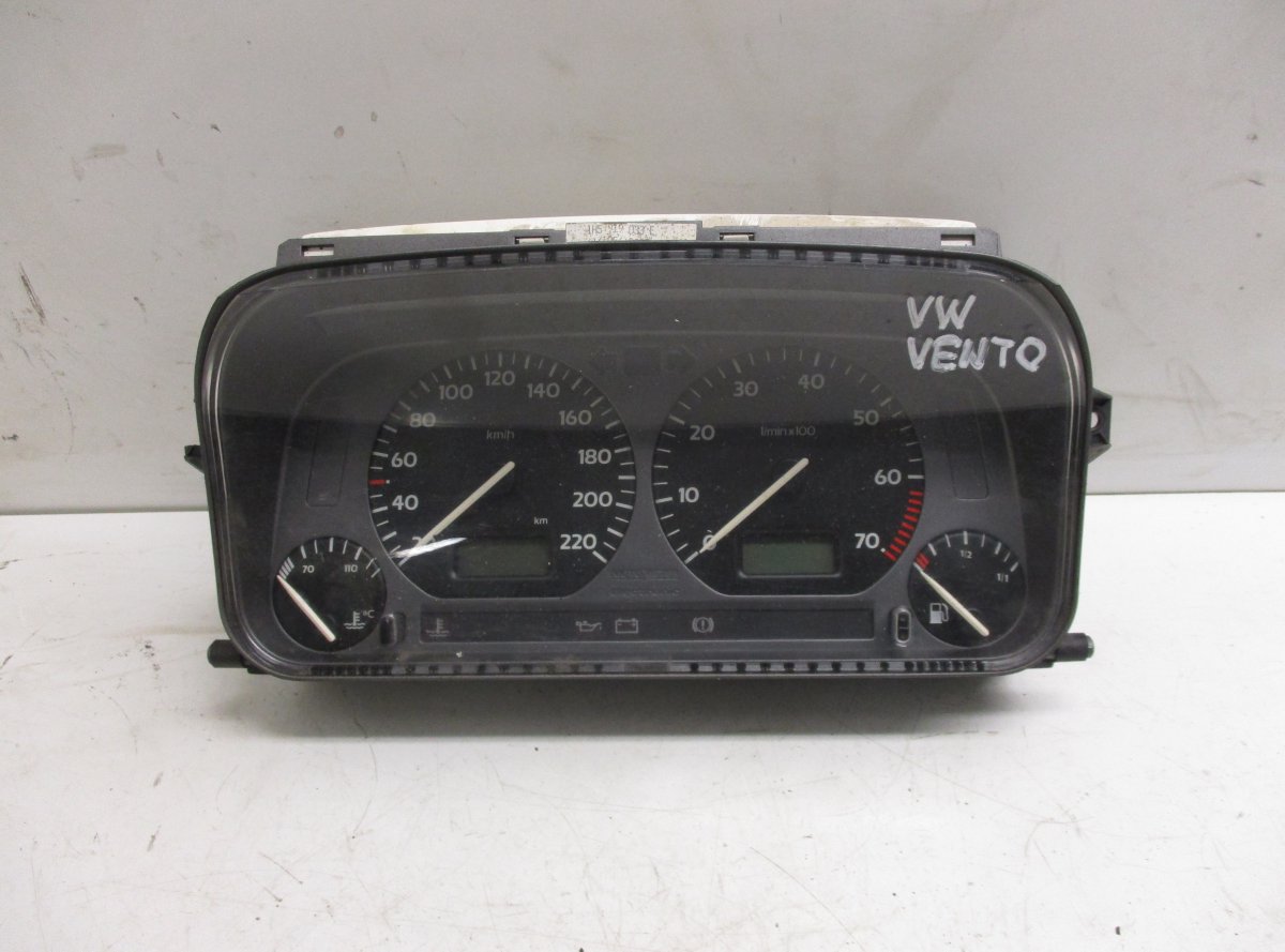 Volkswagen Vento mittaristo VW VENTO (1H2) (1991-1998) Instrument Cluster 1...