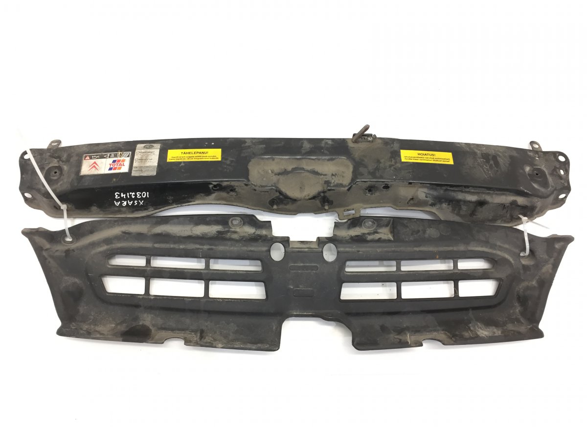 Citroen Xsara Front panel CITROËN XSARA (1997-2005) Front panel 7106A9

P...