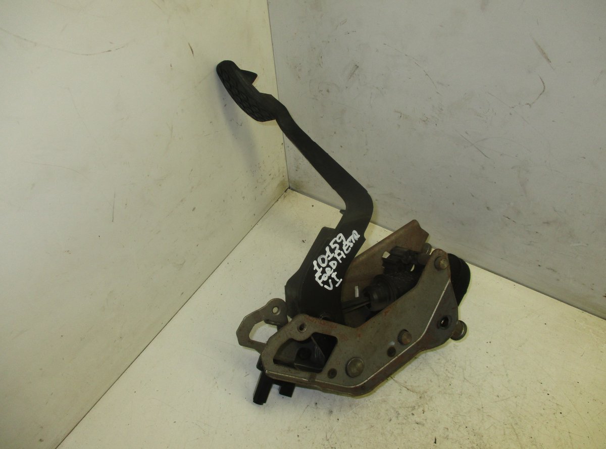 Ford Fiesta Clutch pedal FORD FIESTA VI (2008-2017) Clutch Pedal

Genera...