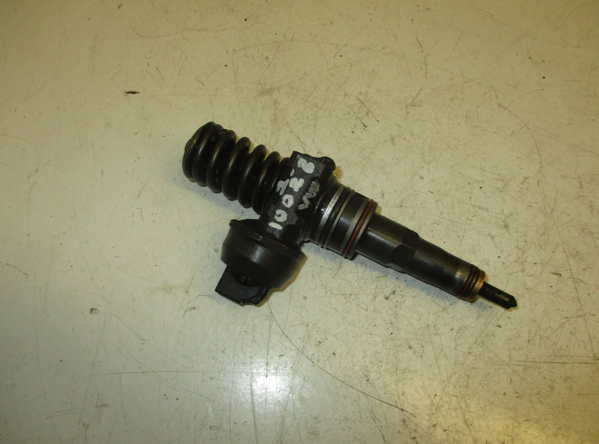 Volkswagen Passat Fuel Injector VW PASSAT B5 (3B3) (2000-2005) Fuel Injector 03...