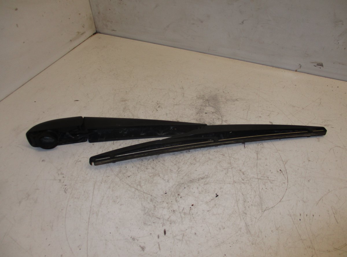 Toyota RAV4 (XA30) Заднее стекло, рычаг стеклоочистителя TOYOTA RAV 4 III (XA30) (2005-2012) Rear Window...