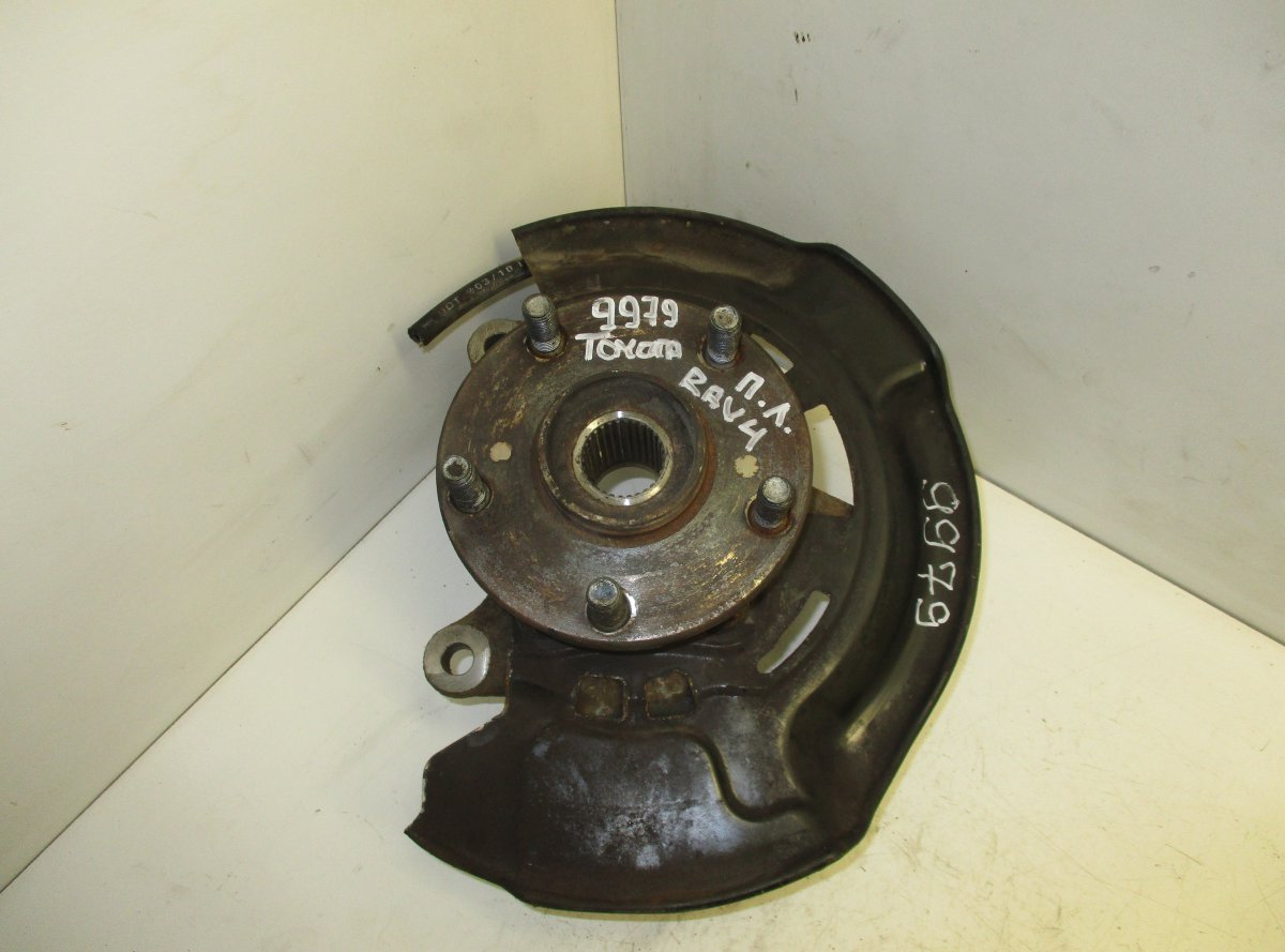 Toyota RAV4 (XA30) Wheel bearing housing front left TOYOTA RAV 4 III (XA30) (2005-2012) Wheel beari...