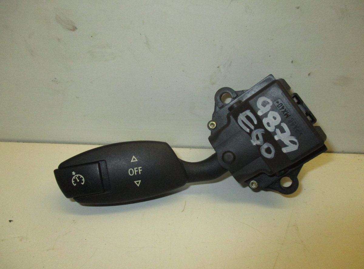 BMW 5 (E39) Nopeussäädin kytkin BMW 5 (E60, E61) (2003-2010) Cruise Control Swi...