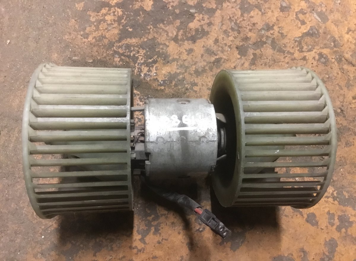 BMW 5 (E34) Heater Fan BMW 5 (E34) (1987-1997) Heater Fan 0130111135

...