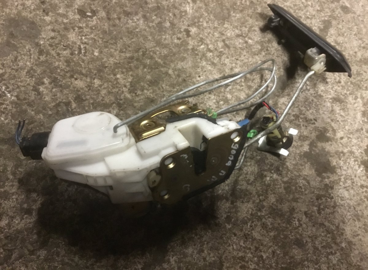 Mitsubishi Pajero Sport Door Lock Front Right