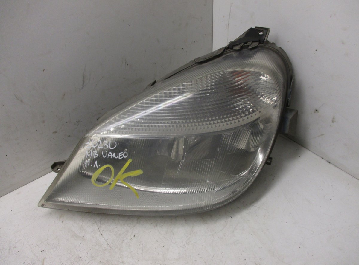 Mercedes-Benz Vaneo (W414) Left headlight