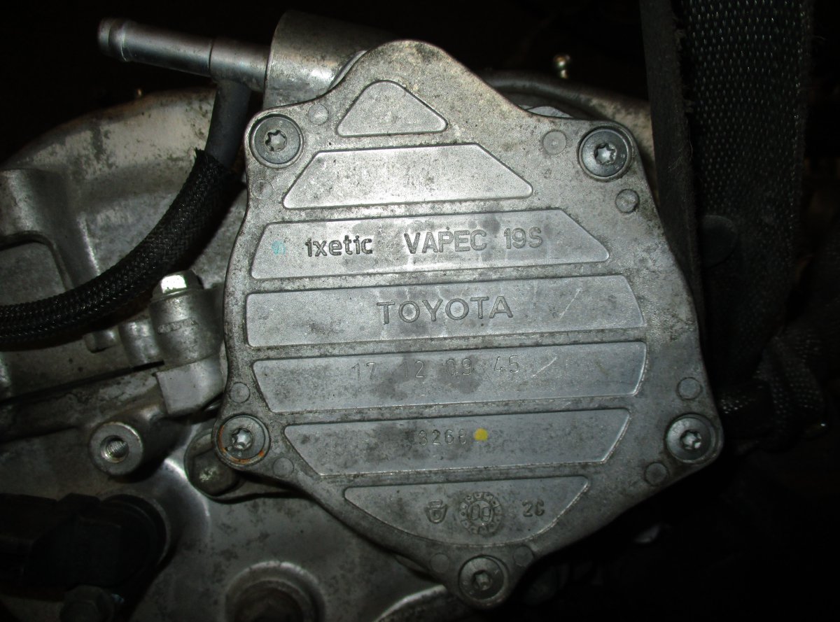 Toyota RAV4 (XA30) Vacuum Pump, engine TOYOTA RAV 4 III (XA30) (2005-2012) Vacuum Pump...